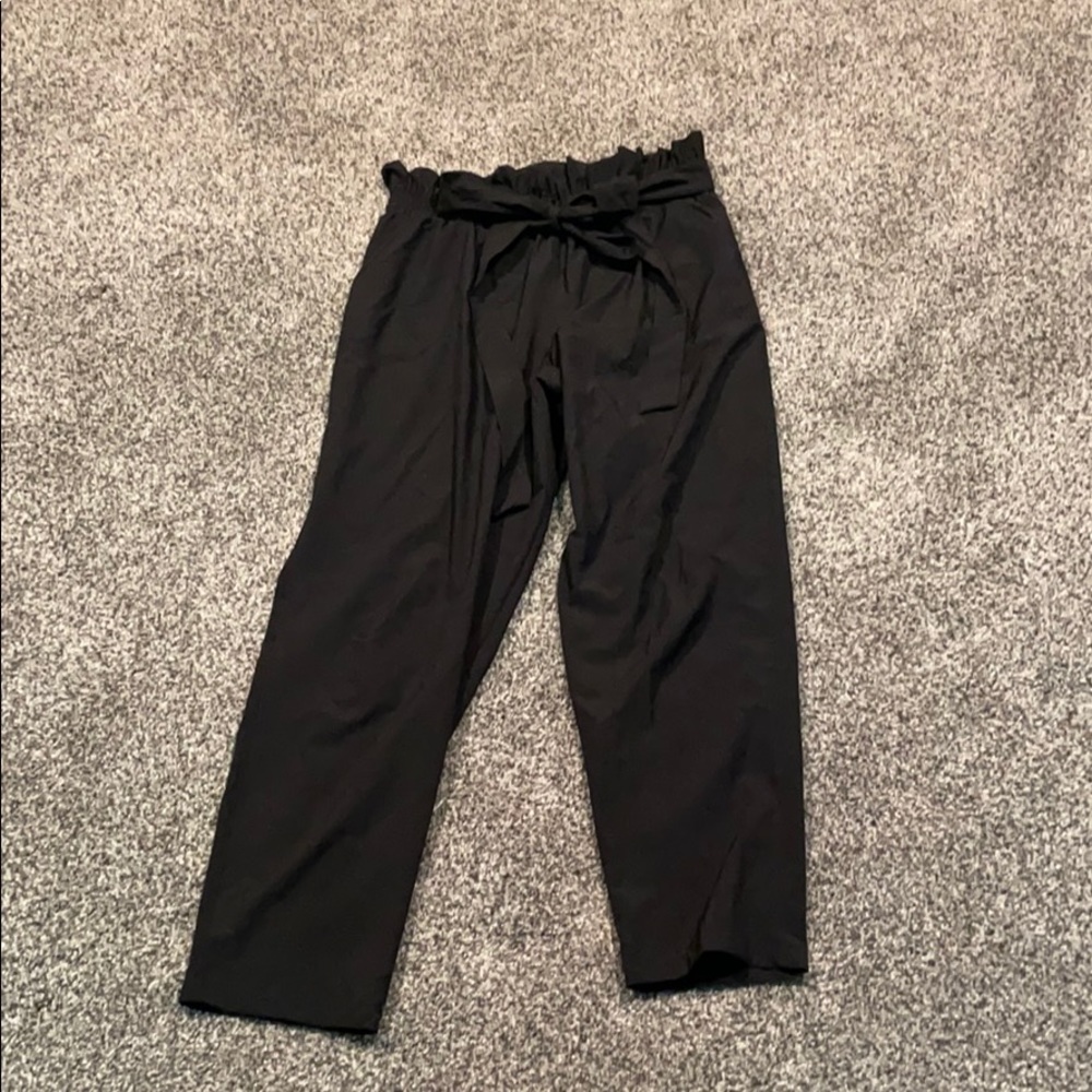 Albion Black Bow Belt Capri